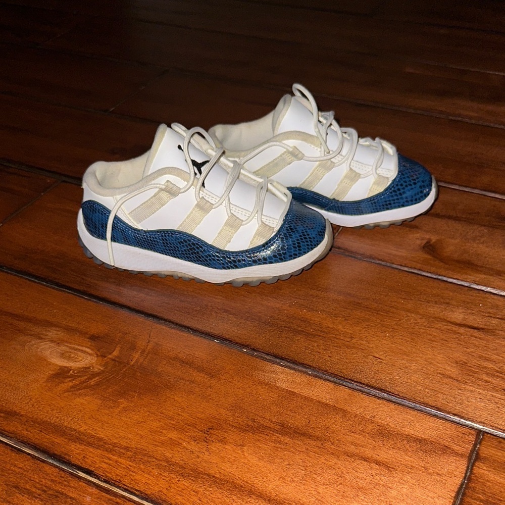 Nike Kids White and Blue Sneakers